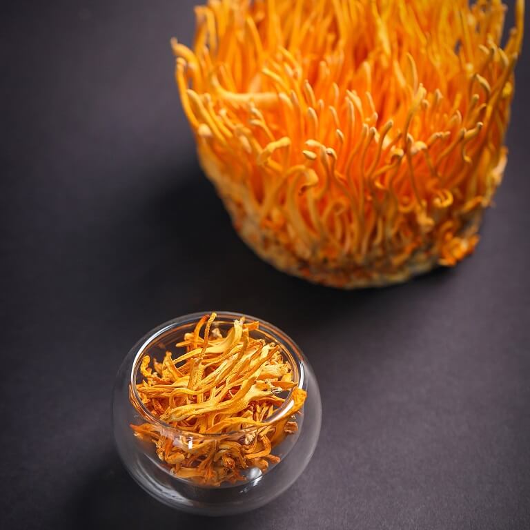 nam-trung-thao-kho-co-chua-ham-luong-dinh-duong-cao - Copy